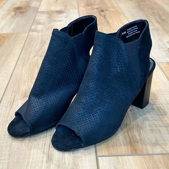 Vaneli Peep Toe Booties Heel Sandal Black Leather Size 7.5 - Picture 3 of 13